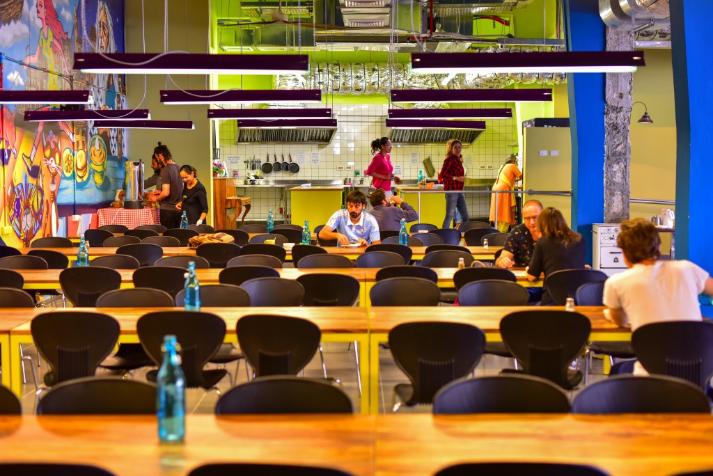 Brand new Abraham Hostel Tel Aviv is seeking volunteers!