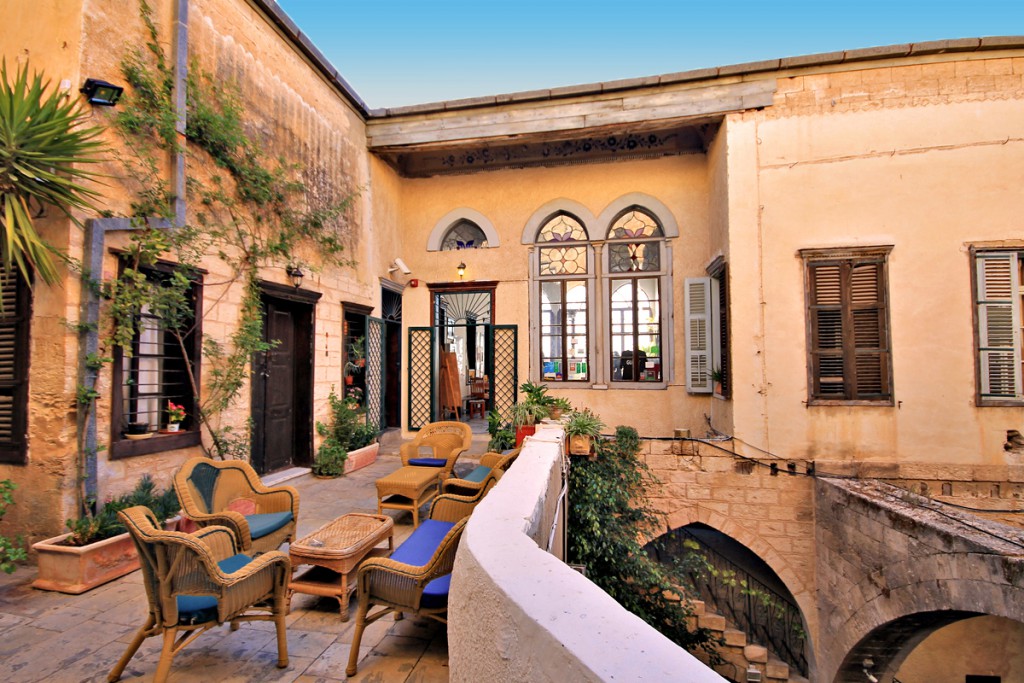 Looking for volunteers at the beautiful Fauzi Azar Inn