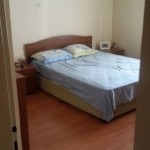 Cure my boredom and stay for free! Only interesting people!