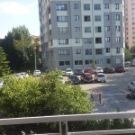 Cure my boredom and stay for free! Only interesting people!