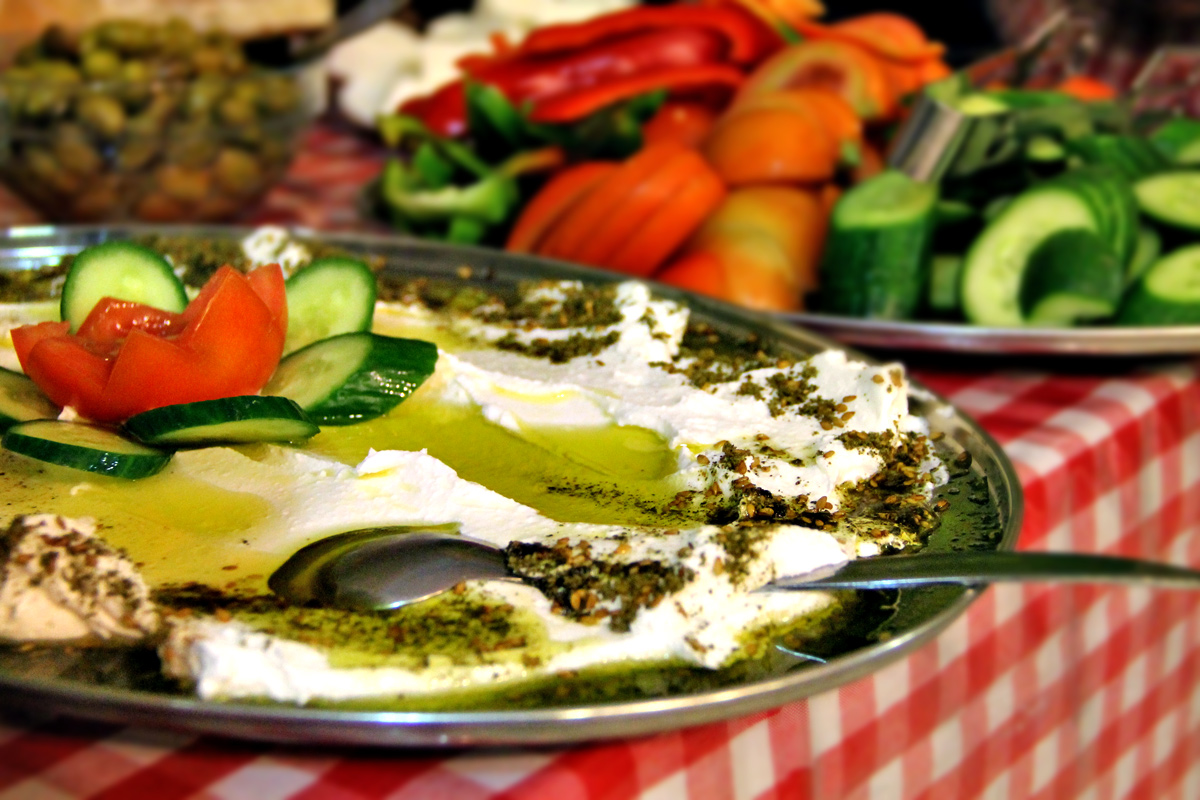 Looking for volunteers at the beautiful Fauzi Azar Inn