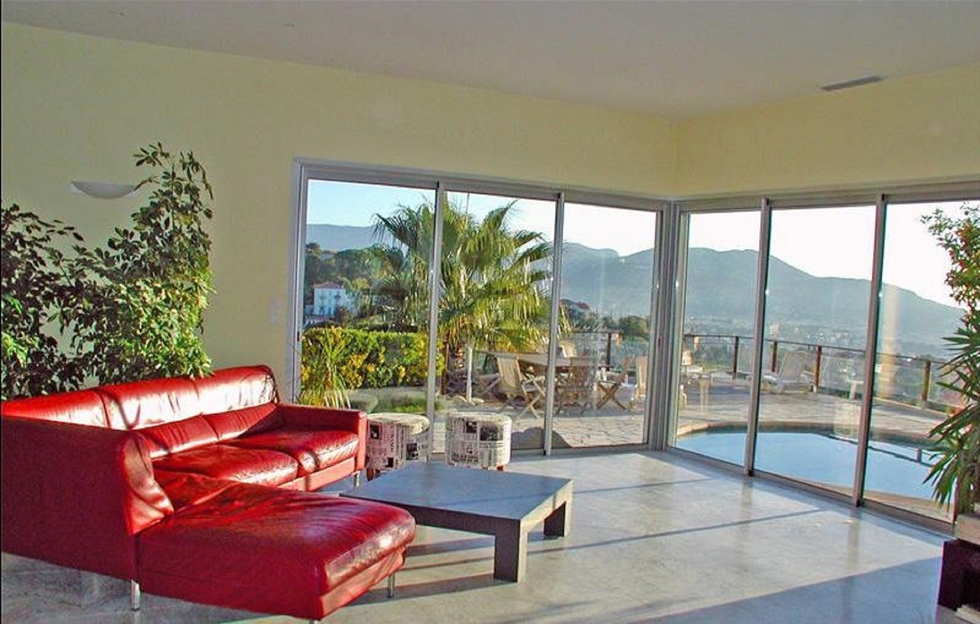 Luxurious Villa CLEMENT