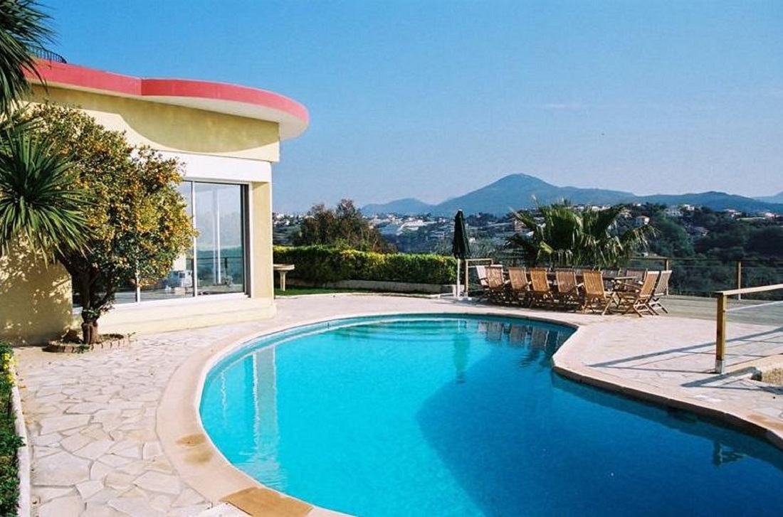 Luxurious Villa CLEMENT